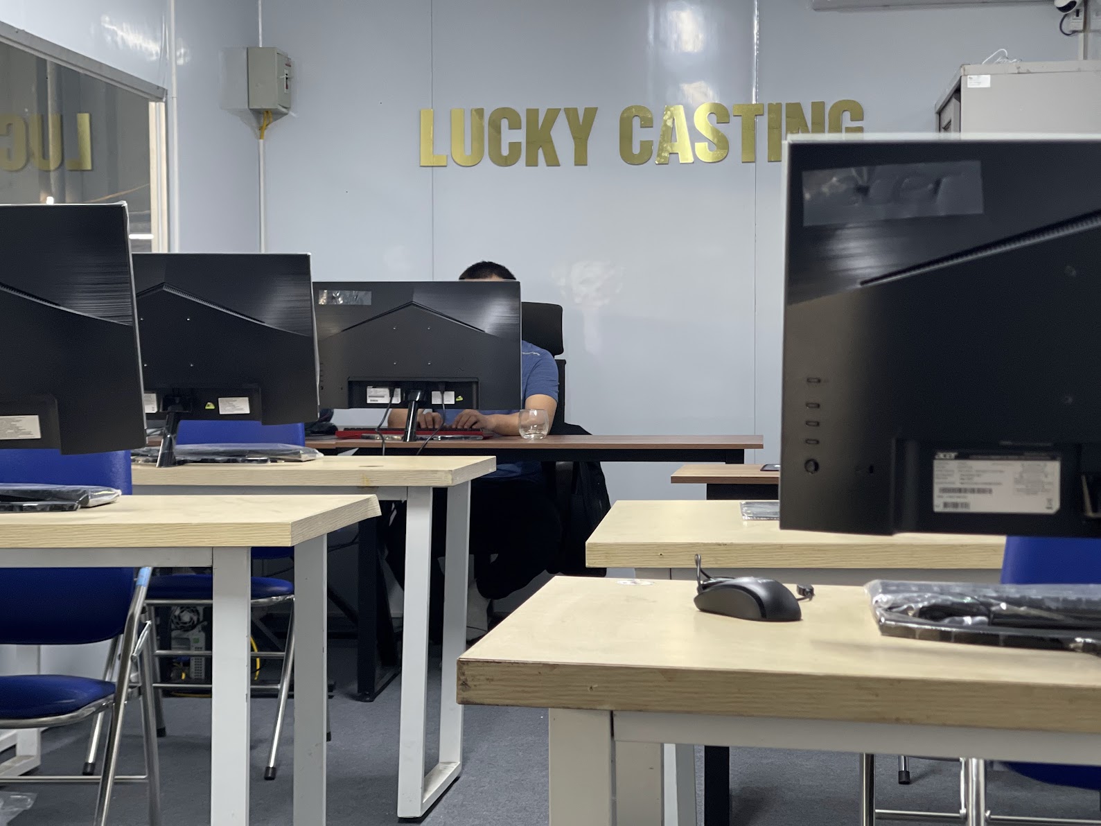 KIEN-TAO-KHONG-GIAN-LAM-VIEC-CHUAN-5S-TAI-LUCKY-CASTING-2
