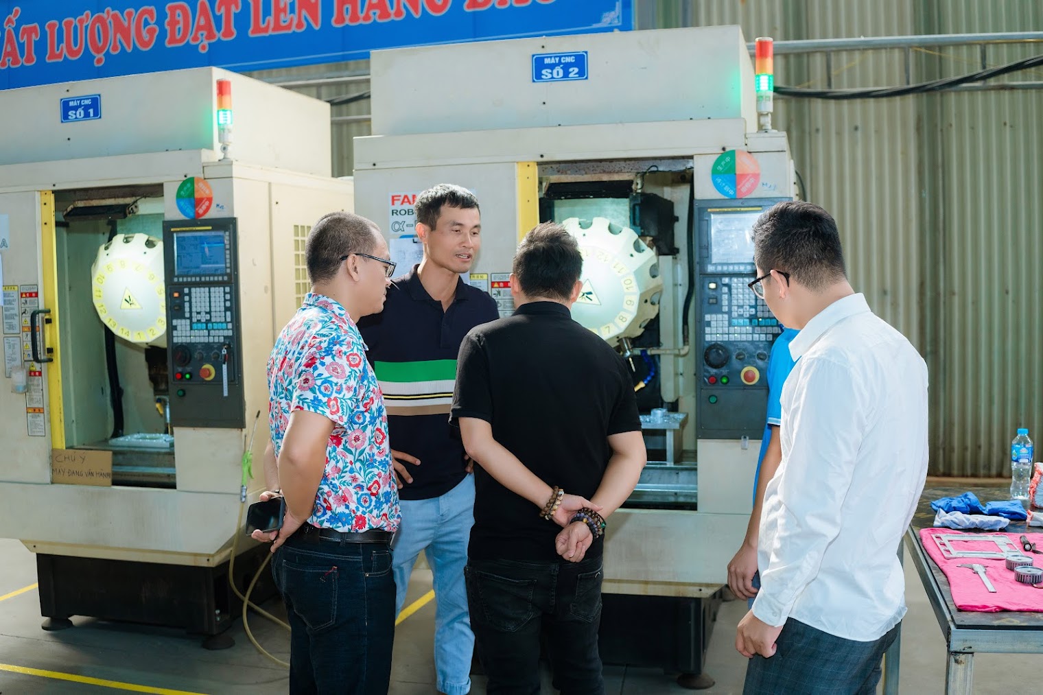 LUCKY-CASTING-THAM-GIA-TRIEN-LAM-QUOC-TE-PHU-TUNG-O-TO---XE-MAY-2025-3